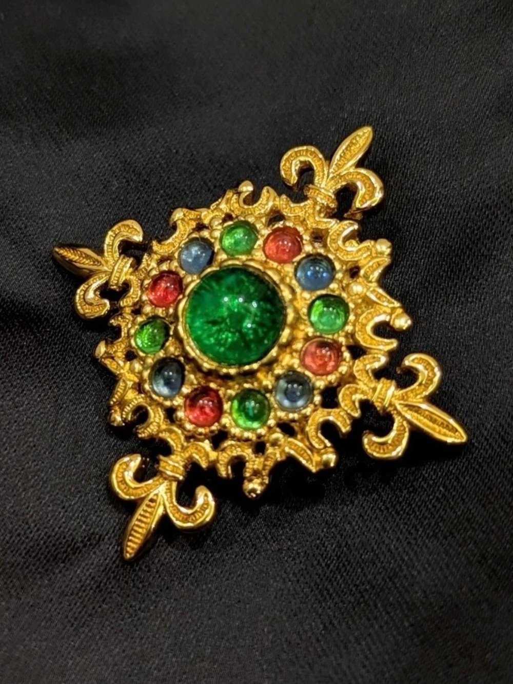Vintage Christian Dior Rare Gripoix Glass Cabochon Maltese Cross Gold Brooch Pin - Picture 2 of 5